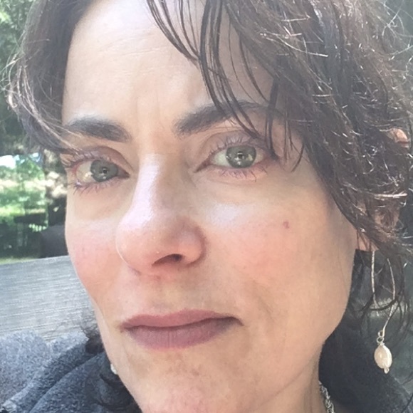 Meet your Posher, Lenore - Picture 1 of 1